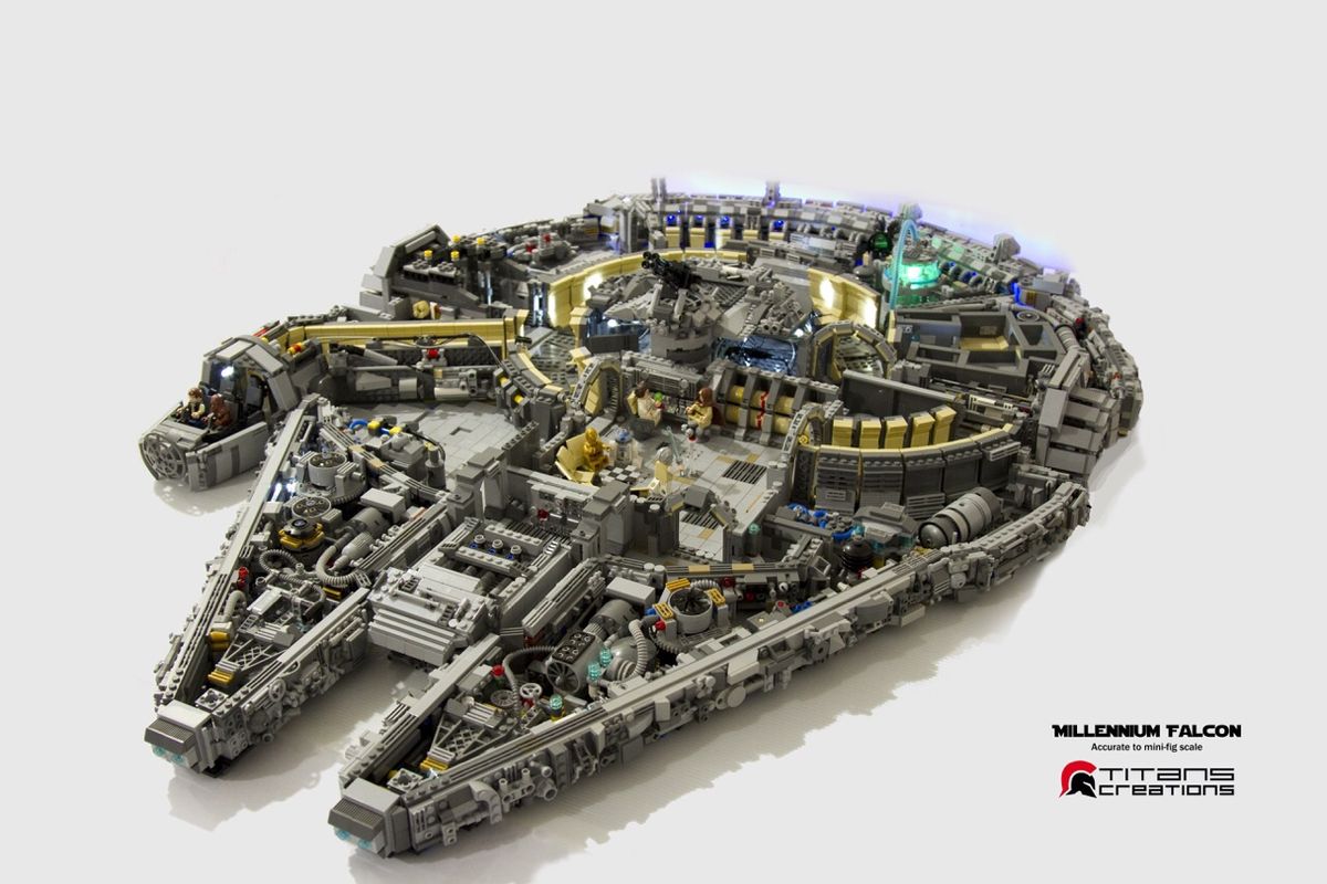 L'intérieur du Faucon Millenium en 10 000 briques de LEGO